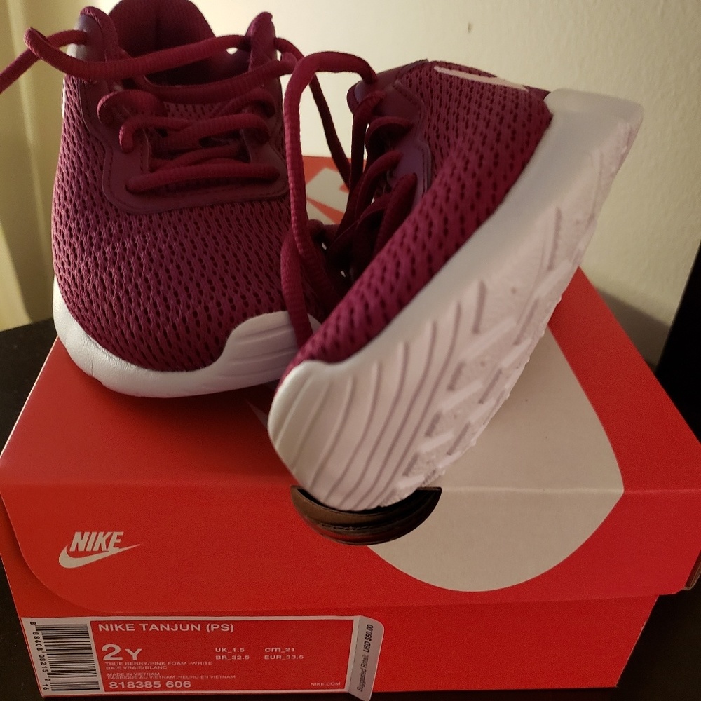 Brand New In Box - Nike Tanjun Shoes Girls Size 2
